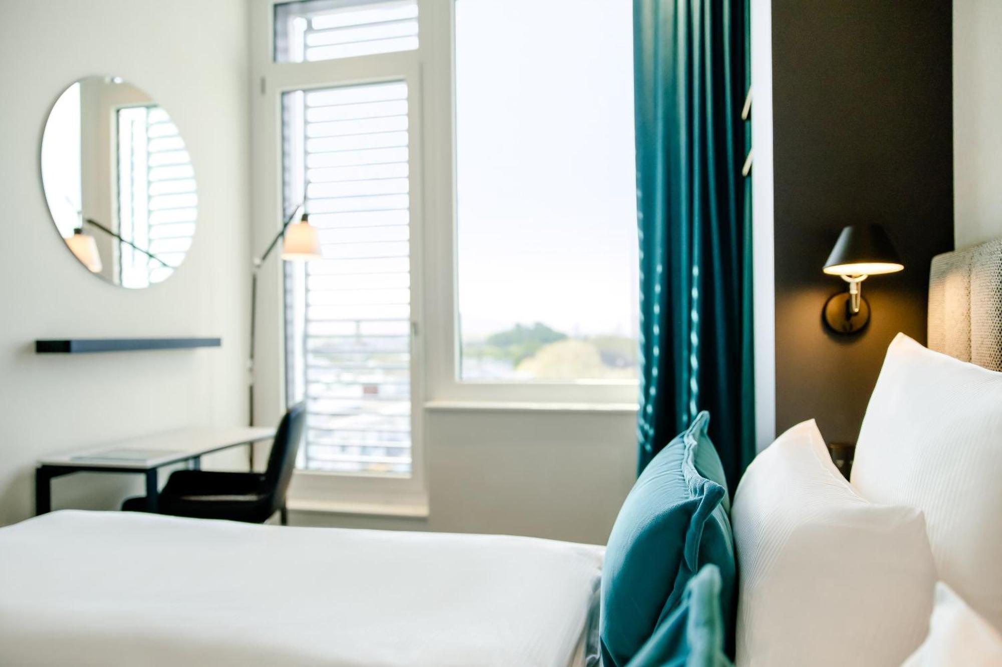 Motel One Karlsruhe Exterior foto